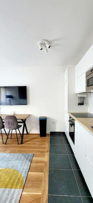 New & Serene 1-Bedroom Apart Near #Ladefenseparis #Parking&Fibre Suresnes Kültér fotó