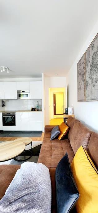New & Serene 1-Bedroom Apart Near #Ladefenseparis #Parking&Fibre Suresnes Kültér fotó
